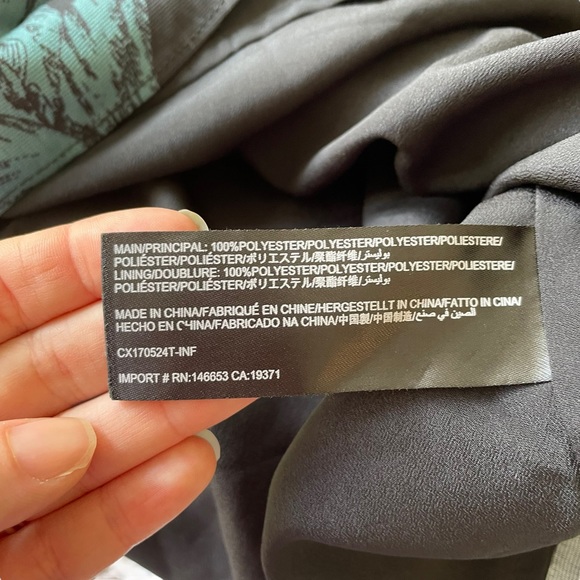 C/MEO COLLECTIVE Sz L v-neck black blouse with teal floral print +bell sleeves🏅 - Picture 12 of 12